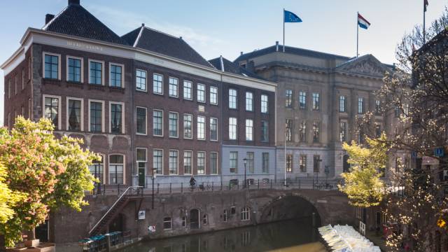 Informatiemarkt Historische Vereniging Oud-Utrecht met flitslezingen